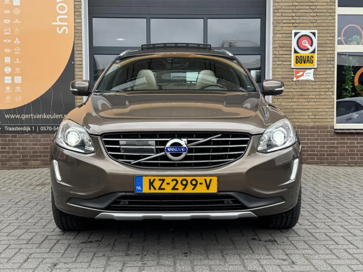 2.0 T5 AUTOMAAT INSCRIPTION LEER/NAVI/PANODAK/FULL OPTIONS/NL-AUTO/77.000 KM!