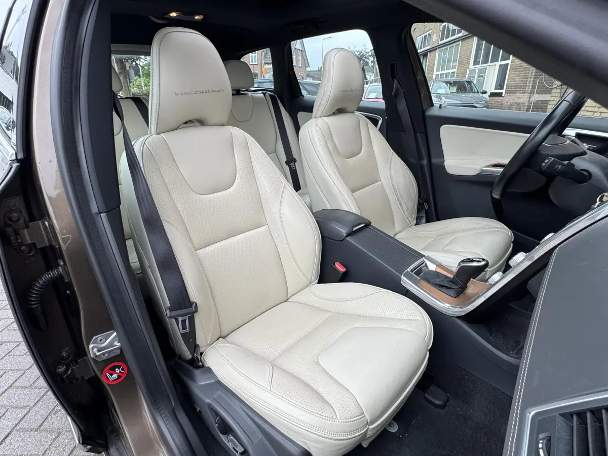 2.0 T5 AUTOMAAT INSCRIPTION LEER/NAVI/PANODAK/FULL OPTIONS/NL-AUTO/77.000 KM!