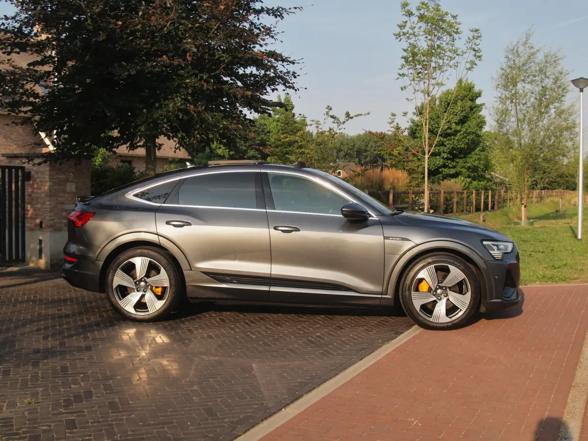 55 quattro S edition 95 kWh | SOH 92% | S-Line Stoelen | Panoramadak | Bang & Olufsen | Camera | Ambienteverlichting |