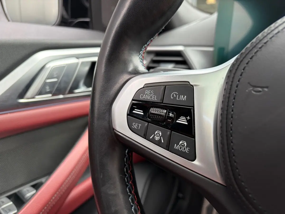 M50 Pano Laser Harman Kardon HUD Keyless