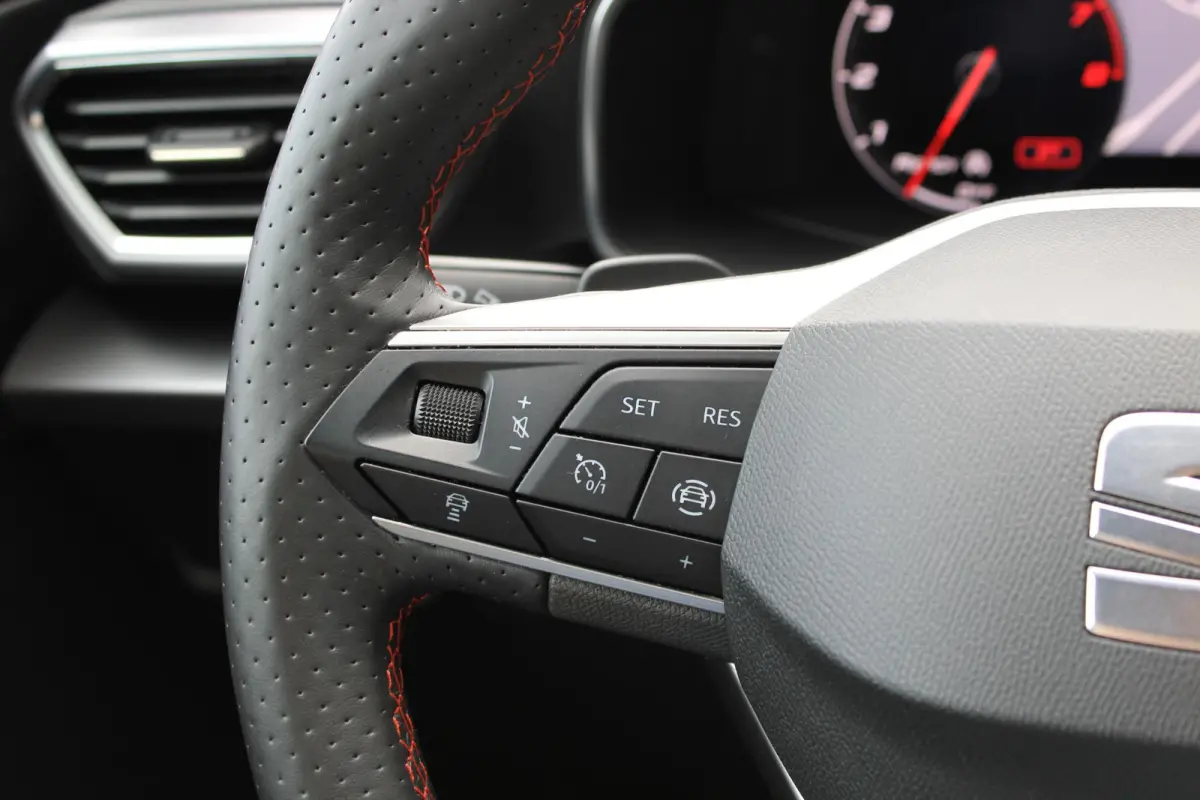 1.5 eTSI FR FR | Carplay | ACC | DCC | LED | Parkeersensoren | Trekhaak | Dealer Onderhouden