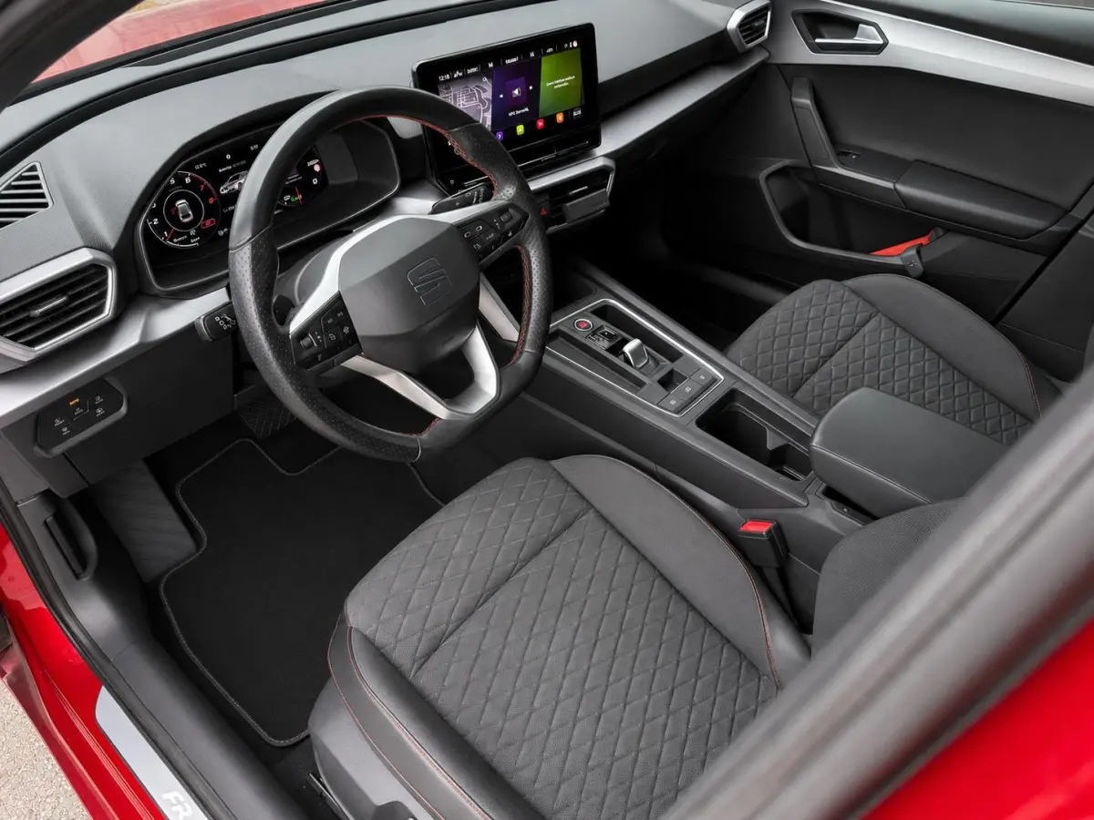 1.5 eTSI FR FR | Carplay | ACC | DCC | LED | Parkeersensoren | Trekhaak | Dealer Onderhouden