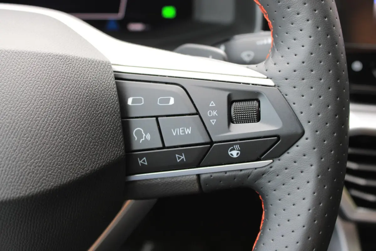 1.5 eTSI FR FR | Carplay | ACC | DCC | LED | Parkeersensoren | Trekhaak | Dealer Onderhouden