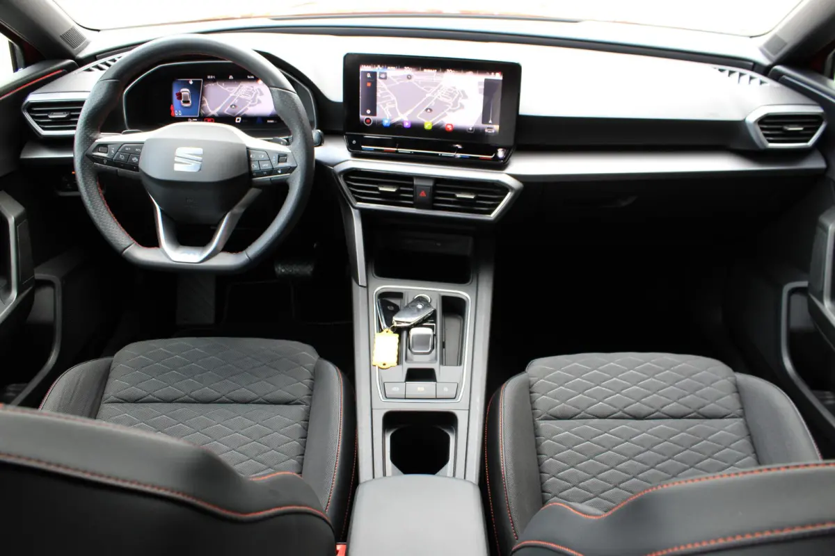 1.5 eTSI FR FR | Carplay | ACC | DCC | LED | Parkeersensoren | Trekhaak | Dealer Onderhouden