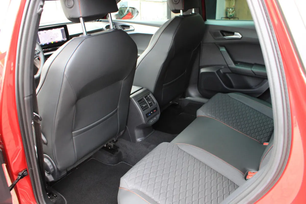 1.5 eTSI FR FR | Carplay | ACC | DCC | LED | Parkeersensoren | Trekhaak | Dealer Onderhouden