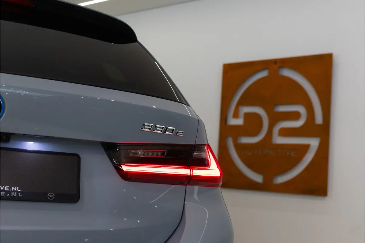 330e xDrive M Sport Pro Edition 292PK | Brooklyn | Pano | Sfeer | Harman/Kardon | HUD | VOL! Fabrieksgarantie