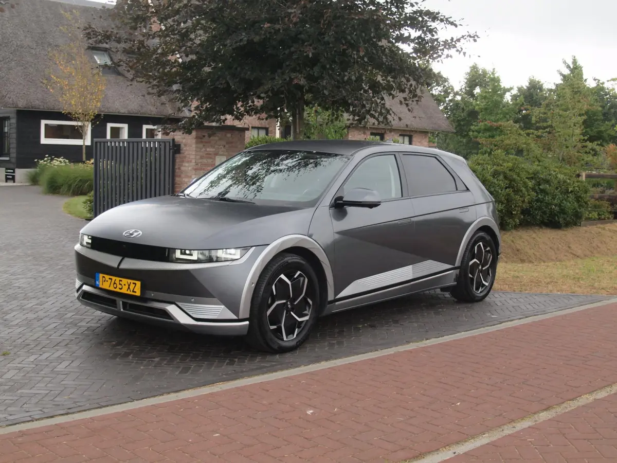 Lounge 73kWh | Zware accu pakket | Camera | Warmtepomp | NL-Auto |