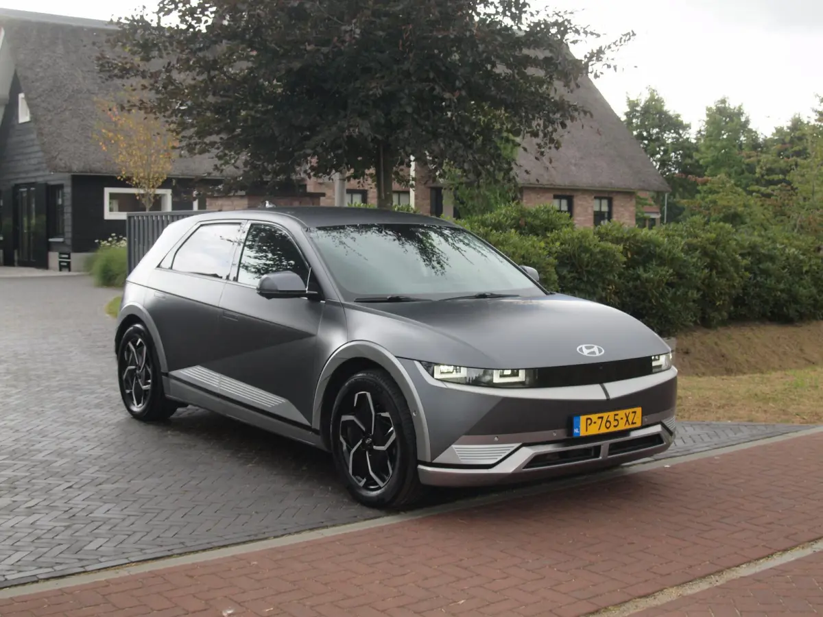 Lounge 73kWh | Zware accu pakket | Camera | Warmtepomp | NL-Auto |