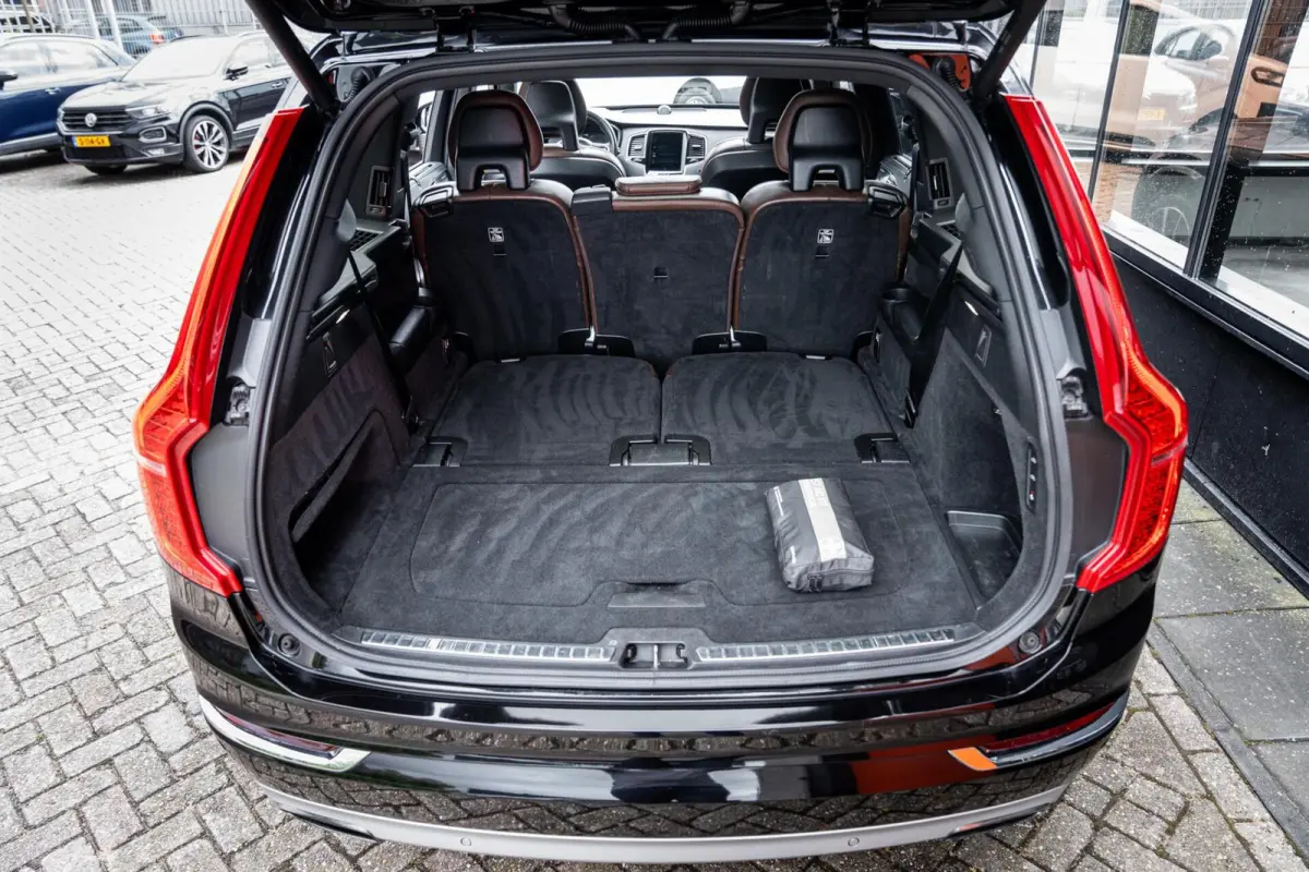 2.0 T8 Twin Engine AWD Inscription*VOL!!*LUCHT*B&W*PANO*