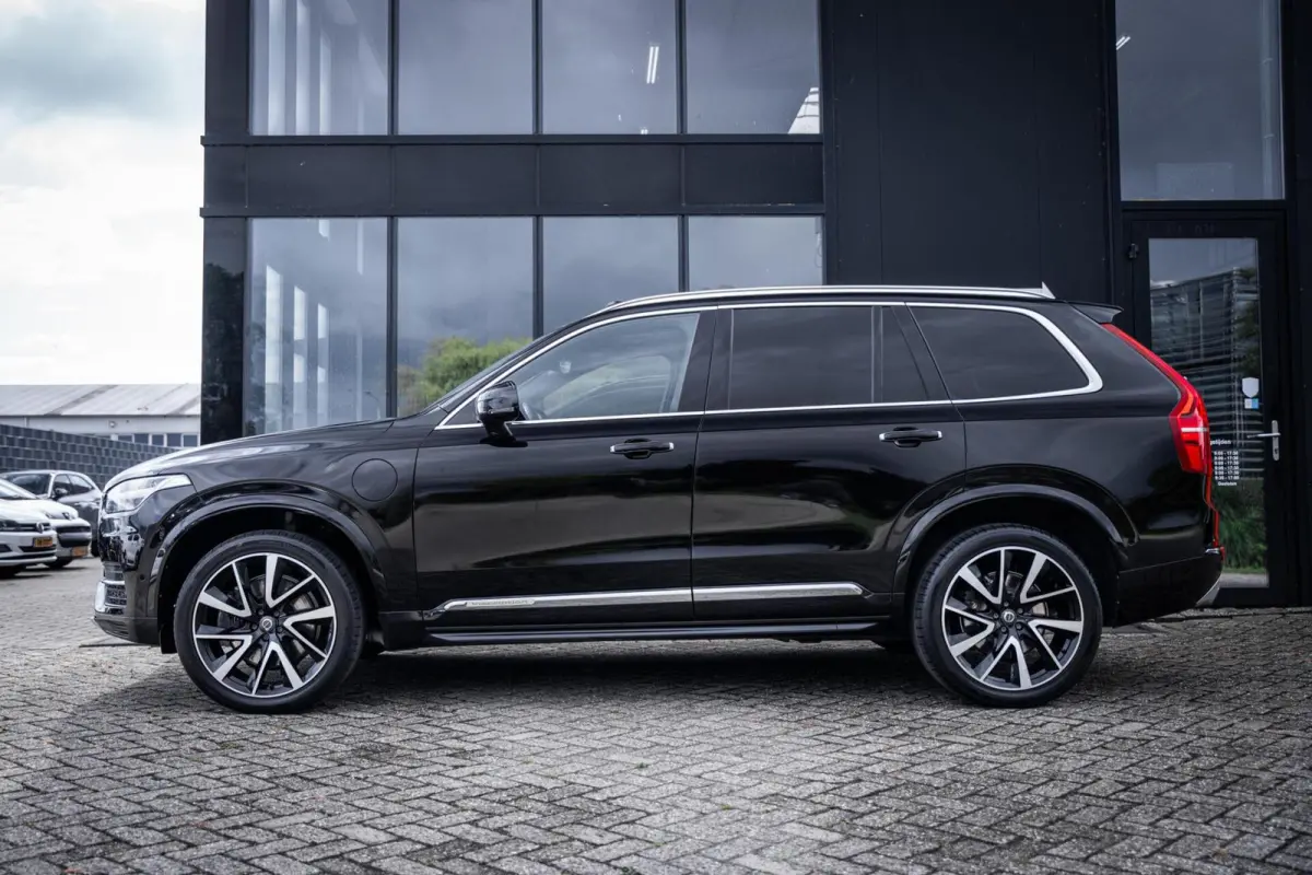 2.0 T8 Twin Engine AWD Inscription*VOL!!*LUCHT*B&W*PANO*