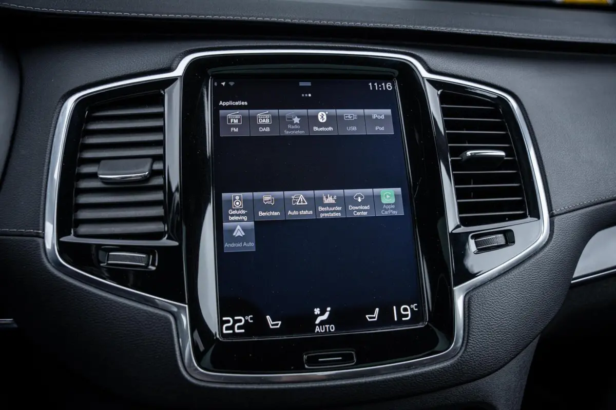 2.0 T8 Twin Engine AWD Inscription*VOL!!*LUCHT*B&W*PANO*