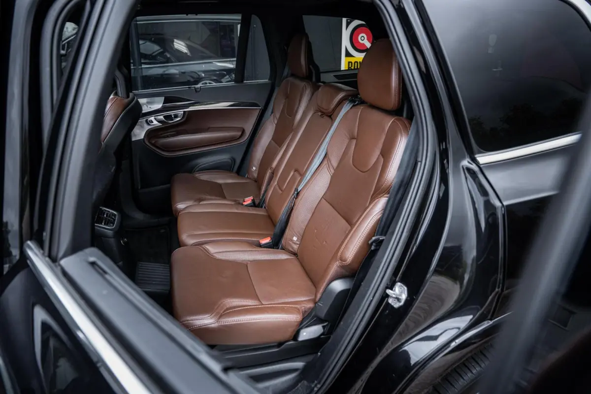 2.0 T8 Twin Engine AWD Inscription*VOL!!*LUCHT*B&W*PANO*