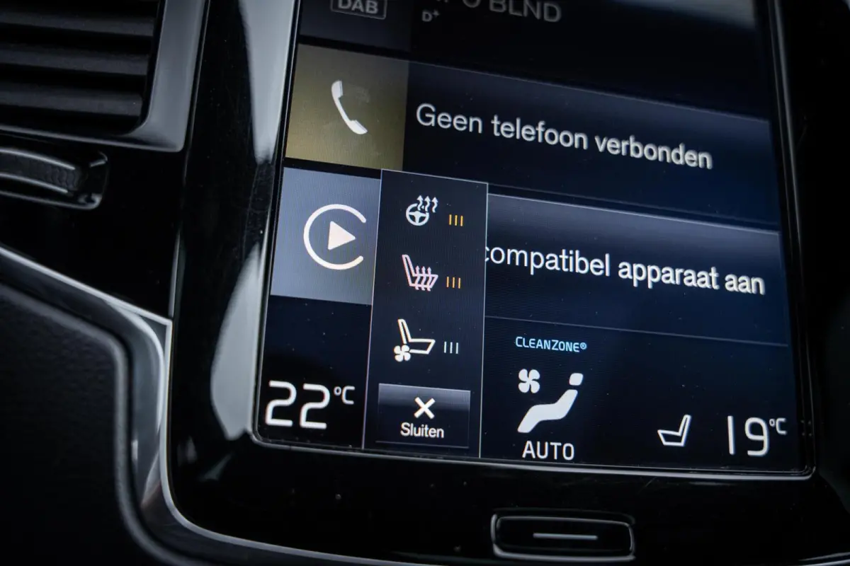 2.0 T8 Twin Engine AWD Inscription*VOL!!*LUCHT*B&W*PANO*