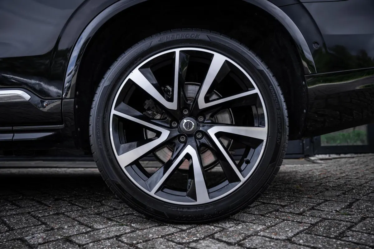 2.0 T8 Twin Engine AWD Inscription*VOL!!*LUCHT*B&W*PANO*
