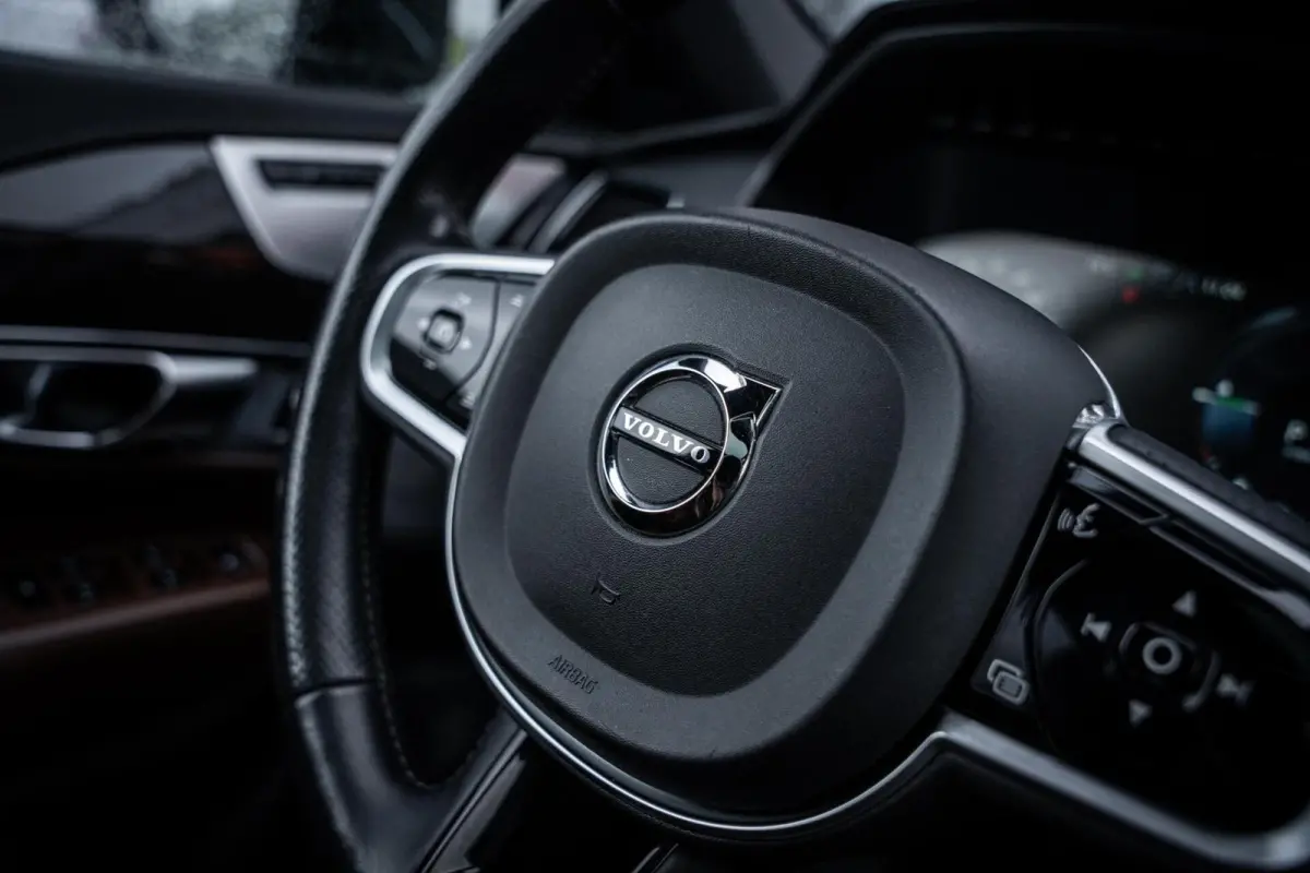 2.0 T8 Twin Engine AWD Inscription*VOL!!*LUCHT*B&W*PANO*