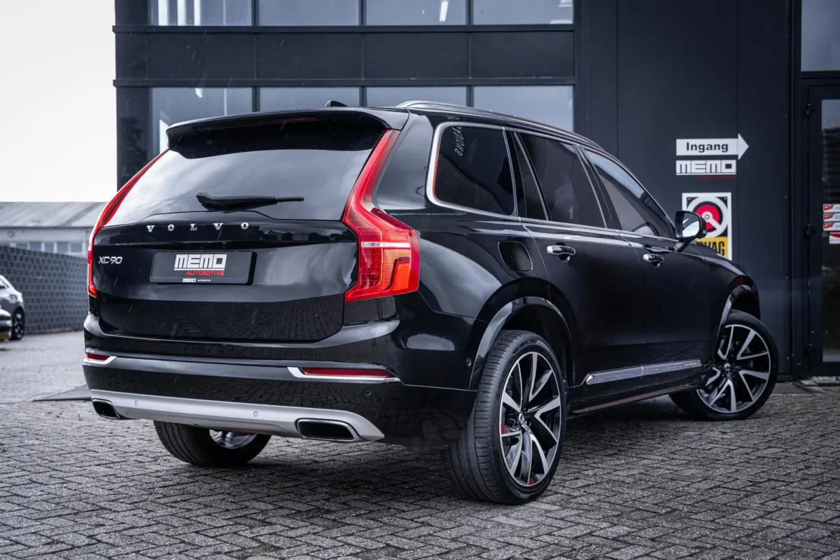 2.0 T8 Twin Engine AWD Inscription*VOL!!*LUCHT*B&W*PANO*