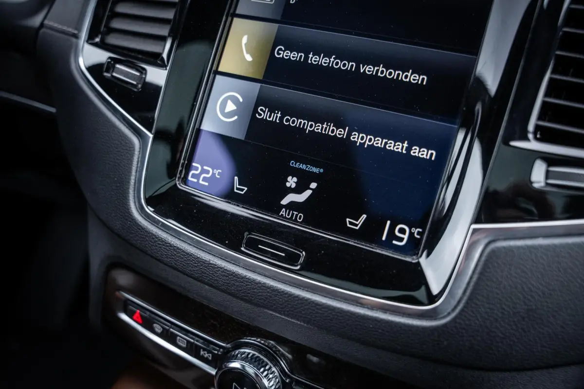 2.0 T8 Twin Engine AWD Inscription*VOL!!*LUCHT*B&W*PANO*