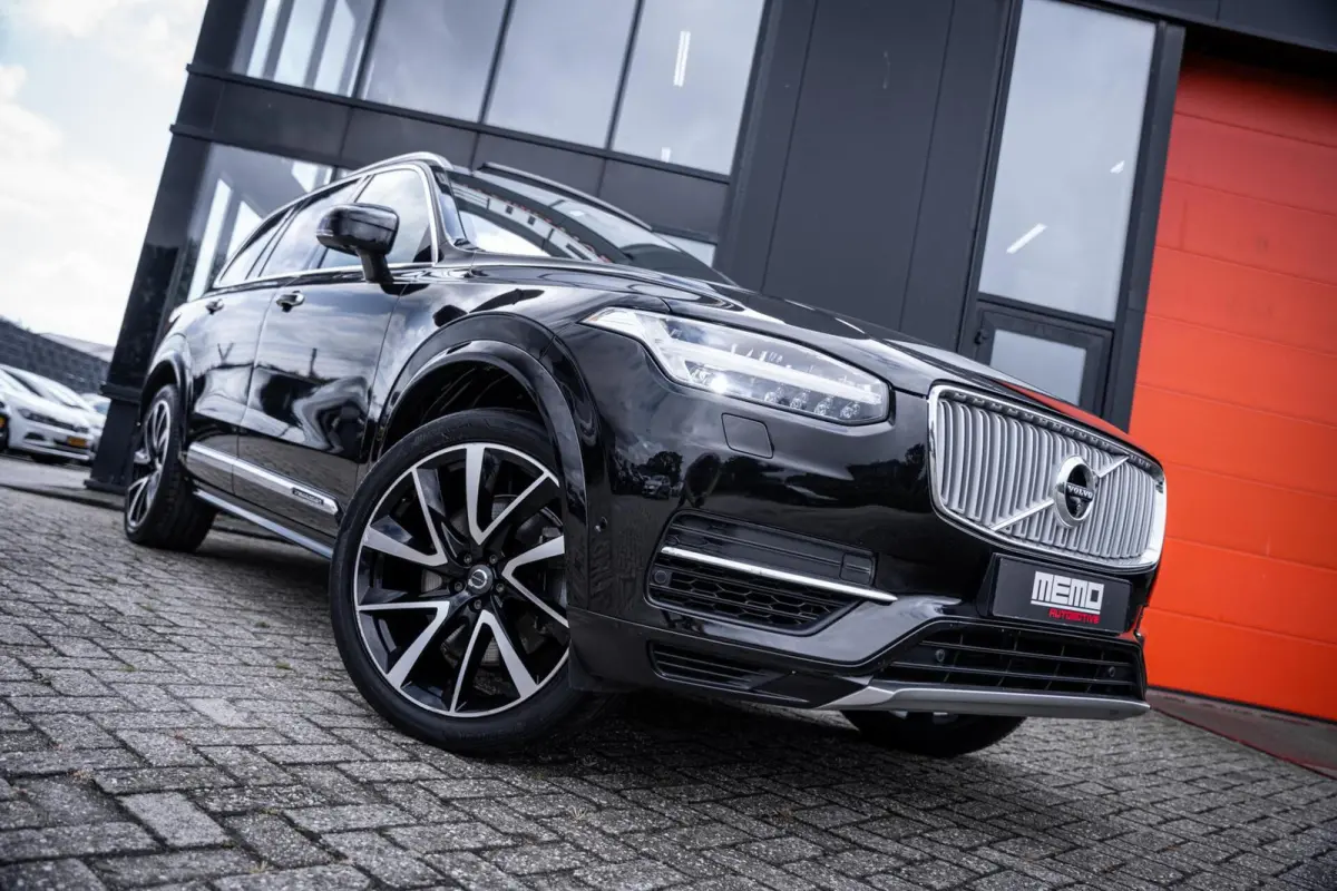 2.0 T8 Twin Engine AWD Inscription*VOL!!*LUCHT*B&W*PANO*