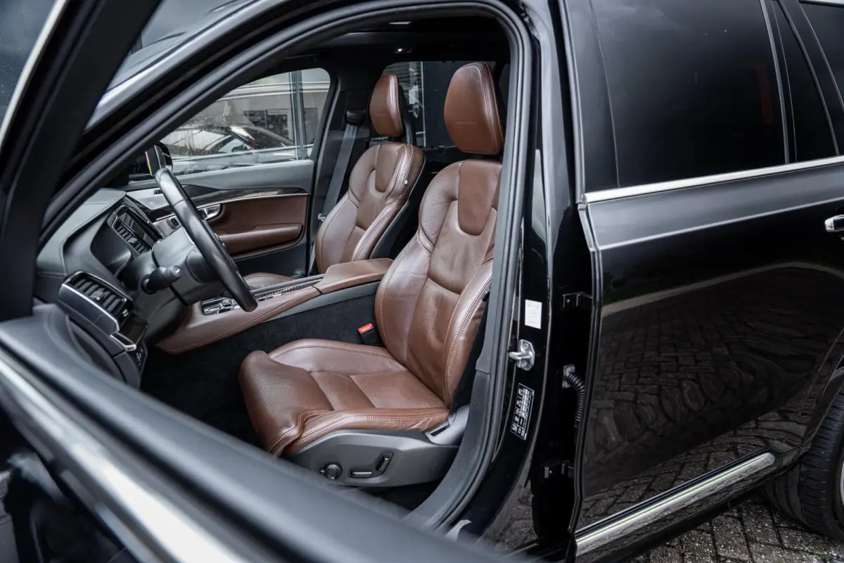 2.0 T8 Twin Engine AWD Inscription*VOL!!*LUCHT*B&W*PANO*