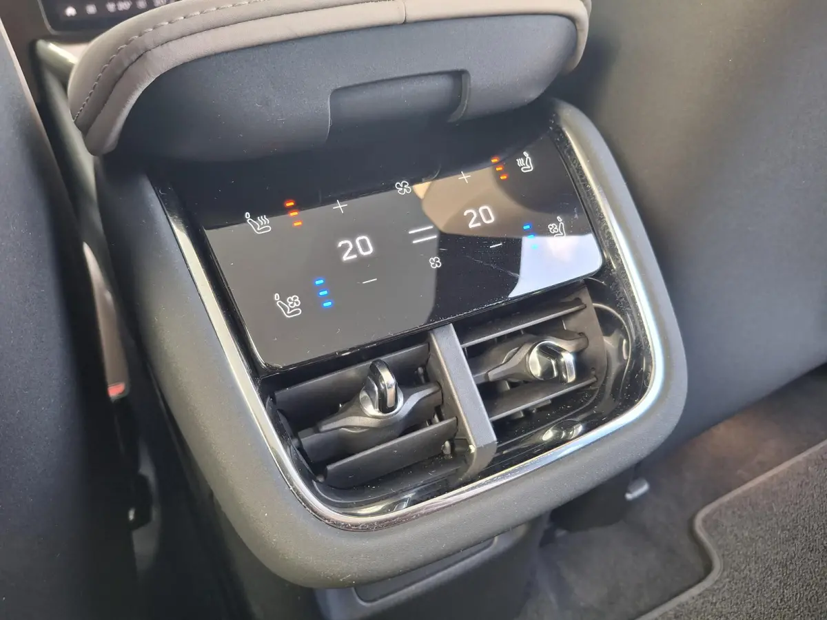 Single Motor Ext. R. Ultra Launch Edition 92 kWh | Bowers & Wilkins | Luchtvering | 360 Camera | Panoramadak |
