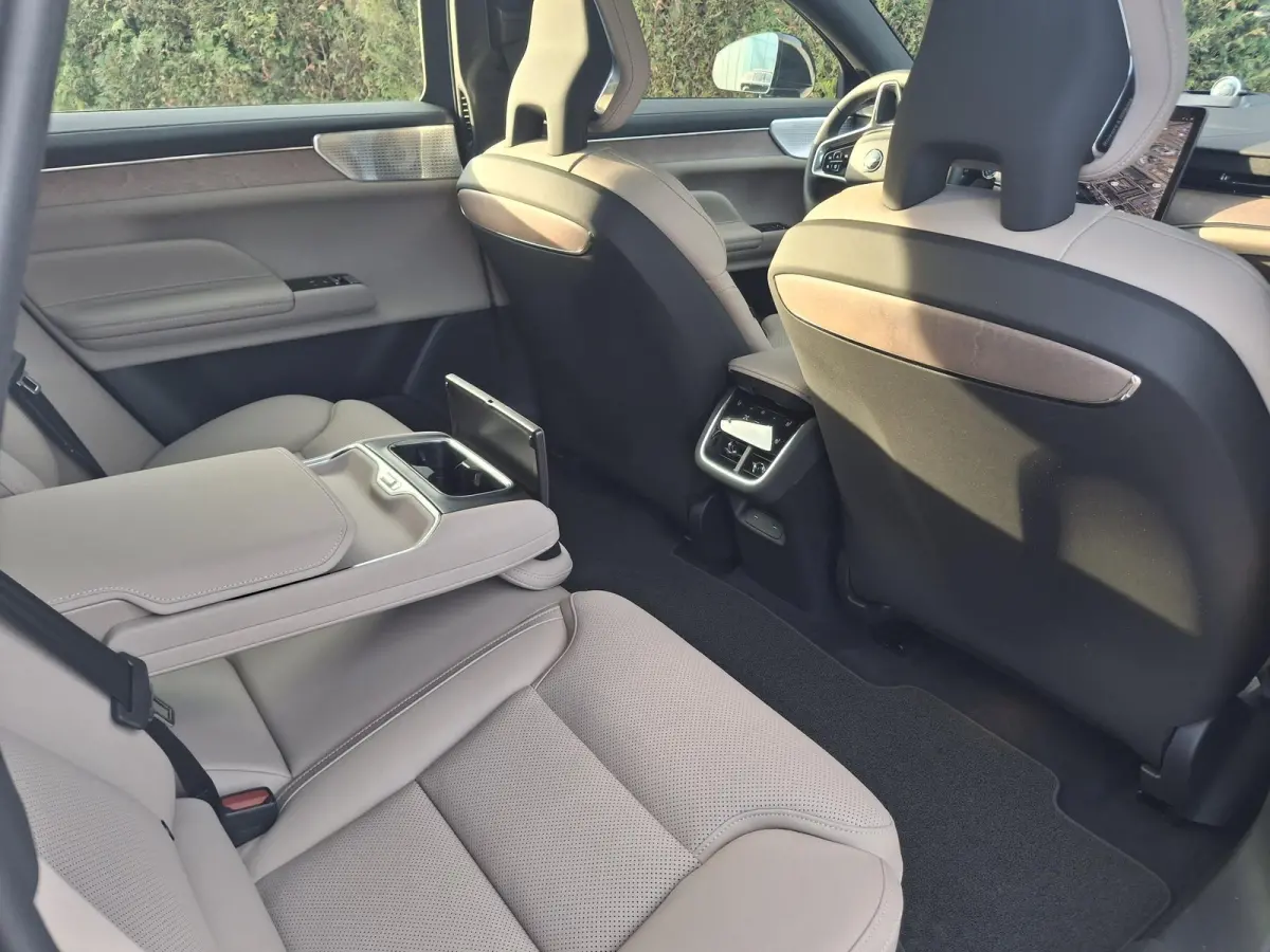 Single Motor Ext. R. Ultra Launch Edition 92 kWh | Bowers & Wilkins | Luchtvering | 360 Camera | Panoramadak |