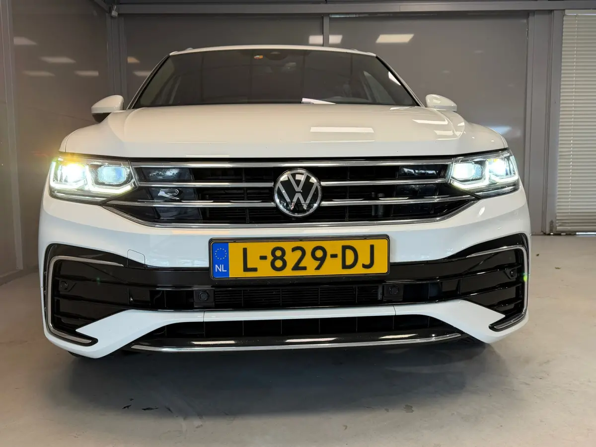 1.5 TSI R-Line Business+ | MATRIX | 20"LMV | CAMERA |