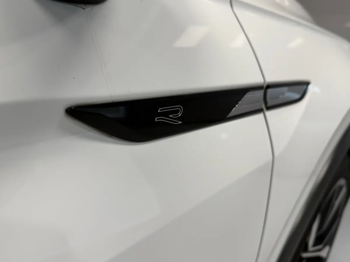 1.5 TSI R-Line Business+ | MATRIX | 20"LMV | CAMERA |