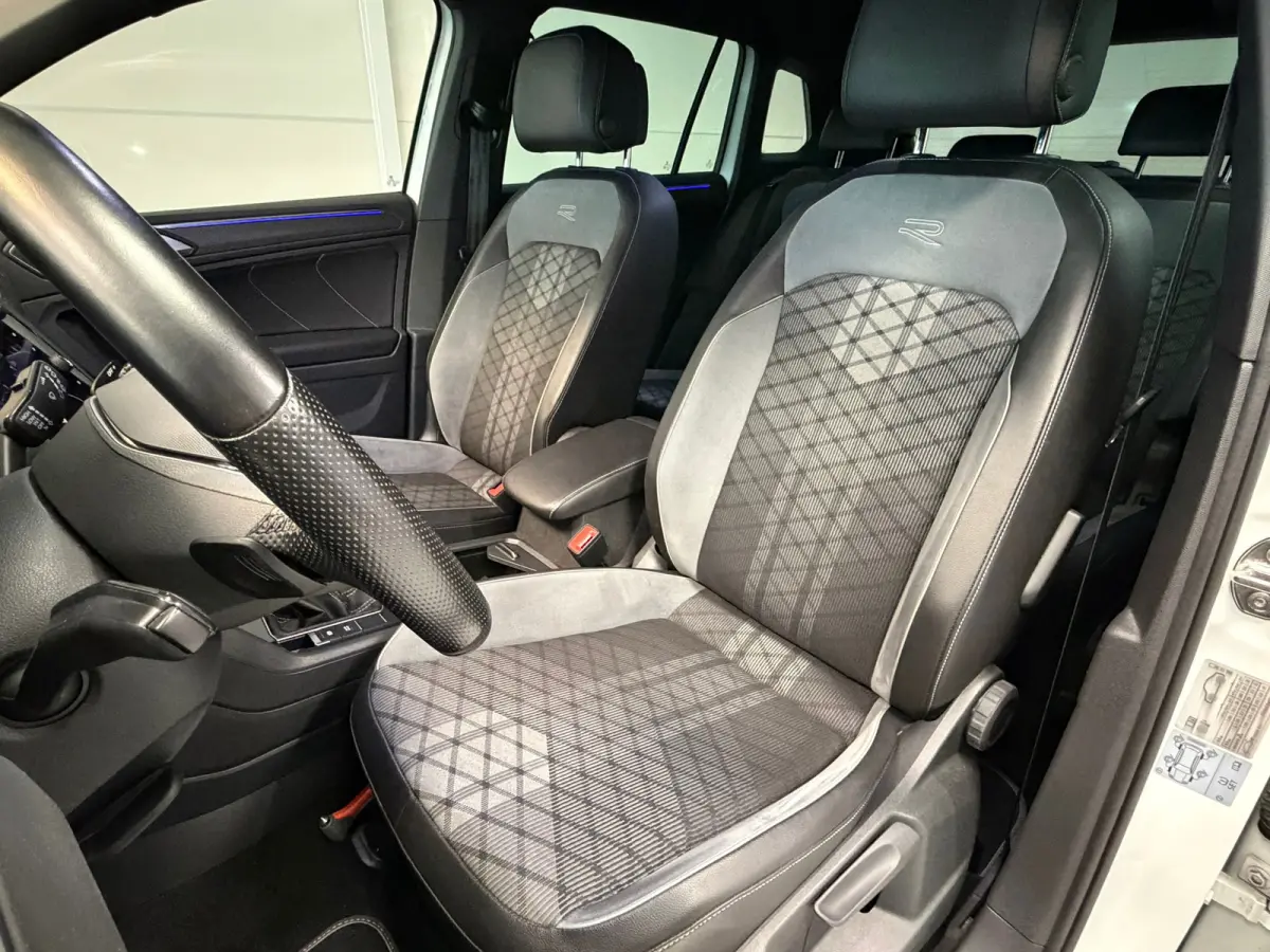 1.5 TSI R-Line Business+ | MATRIX | 20"LMV | CAMERA |