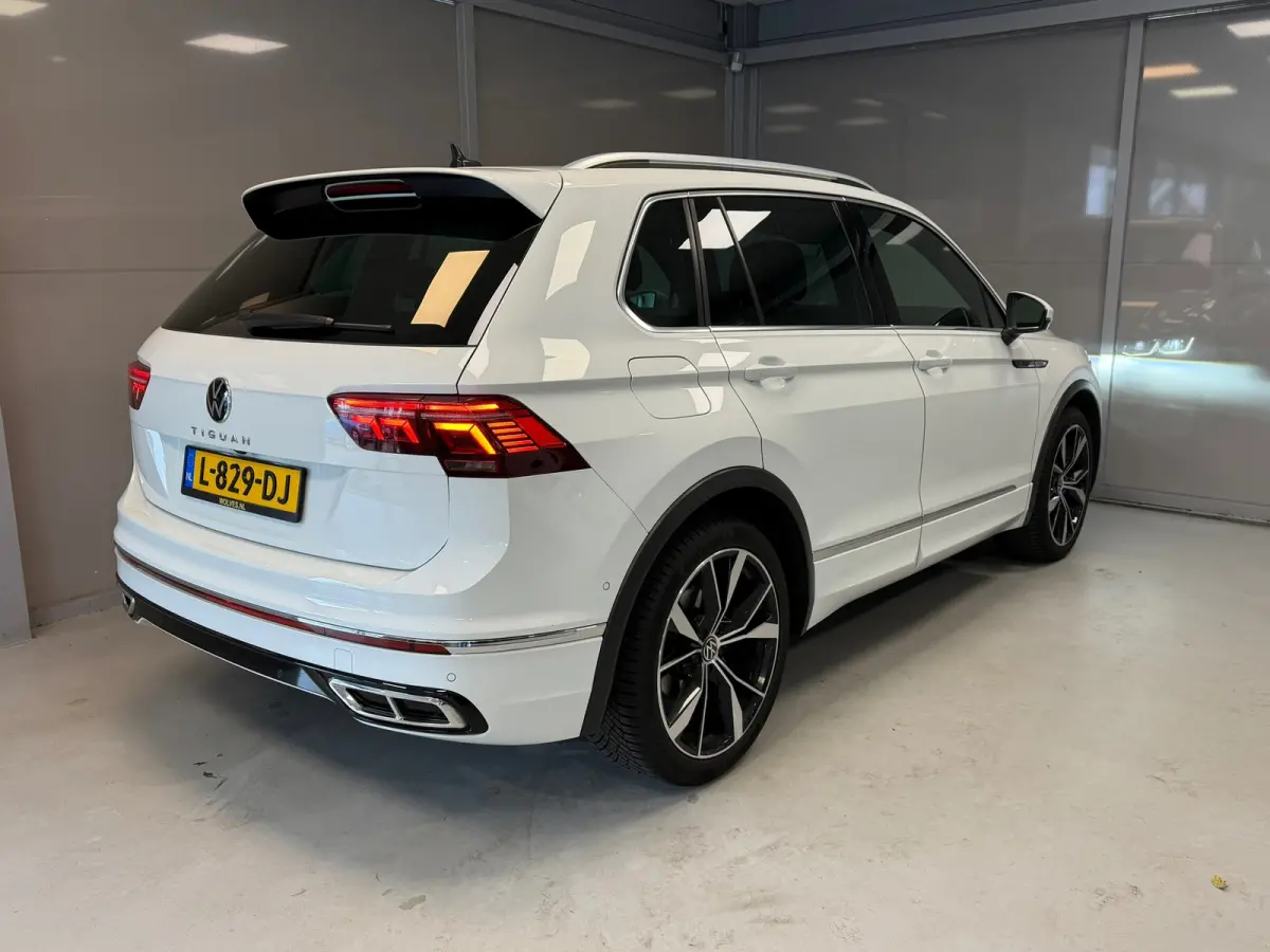 1.5 TSI R-Line Business+ | MATRIX | 20"LMV | CAMERA |