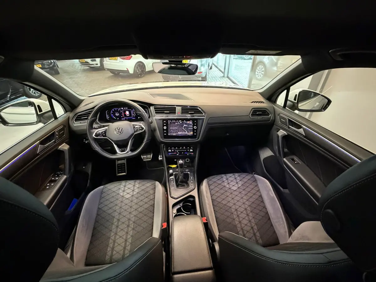 1.5 TSI R-Line Business+ | MATRIX | 20"LMV | CAMERA |
