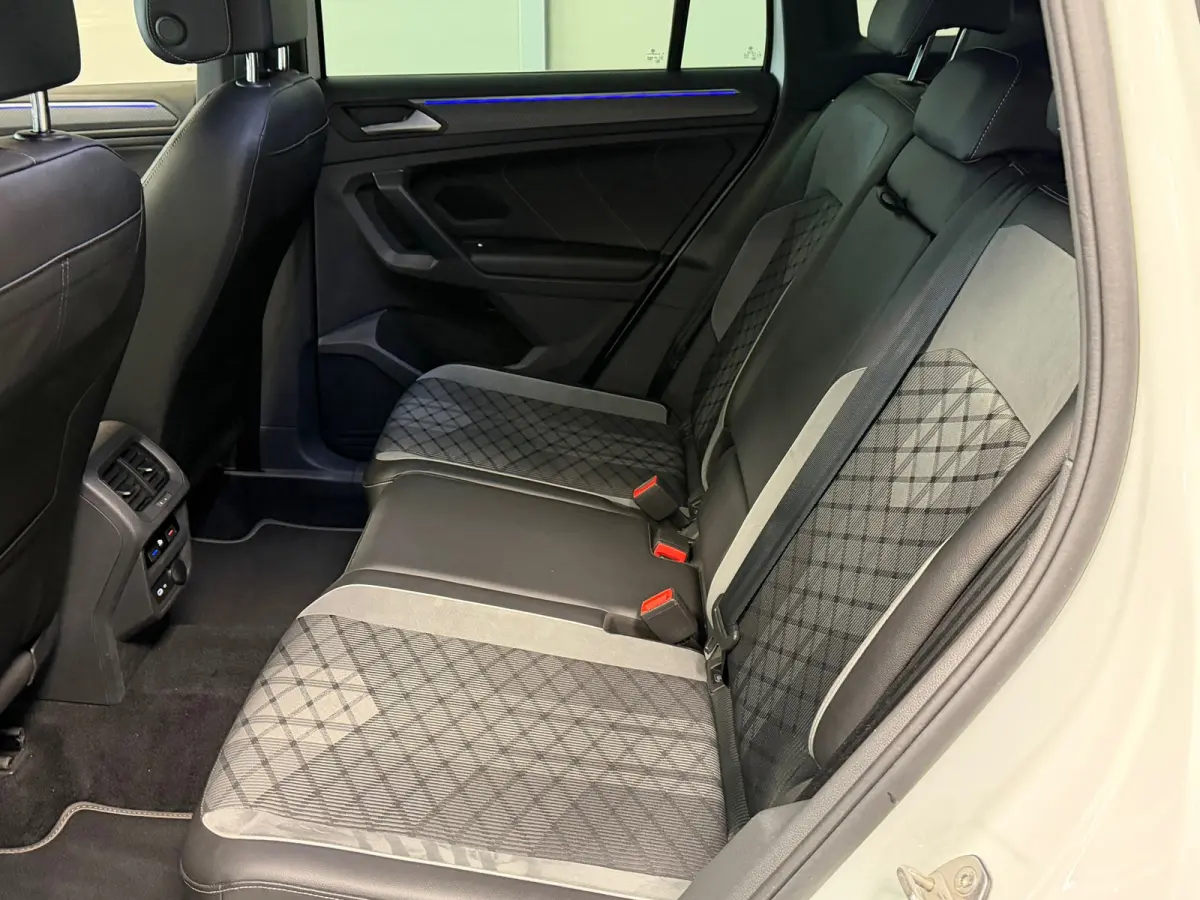1.5 TSI R-Line Business+ | MATRIX | 20"LMV | CAMERA |