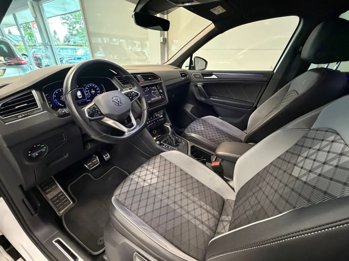 1.5 TSI R-Line Business+ | MATRIX | 20"LMV | CAMERA |