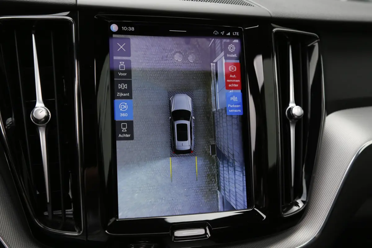 2.0 T6 Plug-in hybrid Long Range AWD Plus Dark*Perfect Volvo Onderh.*Pano/Elek. Trekhaak/R-Design stoelen/Stoelverw.V+A/Stuurverw./ACC/Pilot ass./360 Camera/Memorie/BLIS/Parkeersens.V+A/21 i