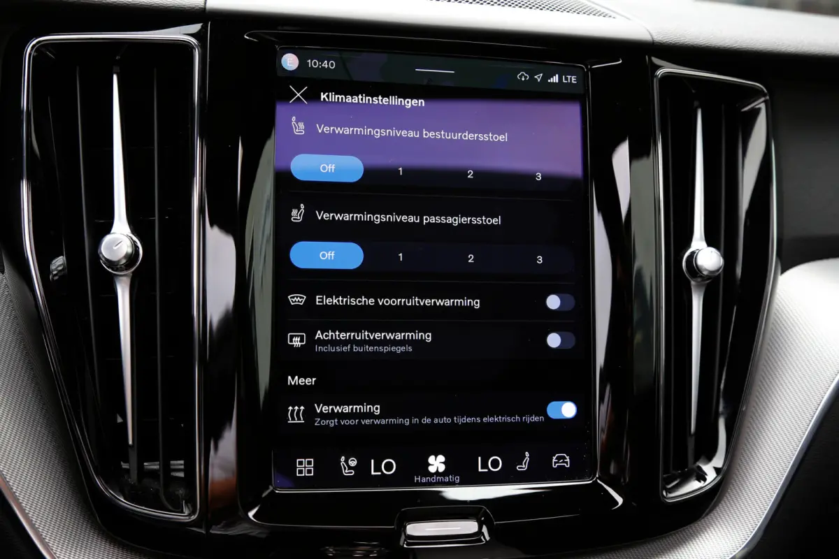 2.0 T6 Plug-in hybrid Long Range AWD Plus Dark*Perfect Volvo Onderh.*Pano/Elek. Trekhaak/R-Design stoelen/Stoelverw.V+A/Stuurverw./ACC/Pilot ass./360 Camera/Memorie/BLIS/Parkeersens.V+A/21 i