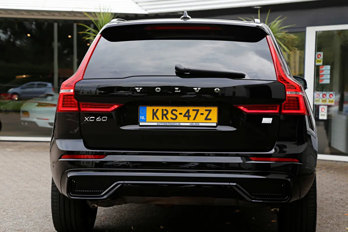 2.0 T6 Plug-in hybrid Long Range AWD Plus Dark*Perfect Volvo Onderh.*Pano/Elek. Trekhaak/R-Design stoelen/Stoelverw.V+A/Stuurverw./ACC/Pilot ass./360 Camera/Memorie/BLIS/Parkeersens.V+A/21 i