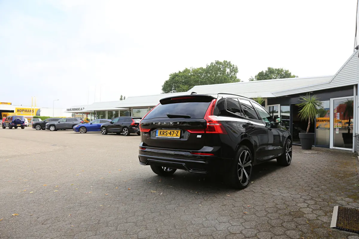 2.0 T6 Plug-in hybrid Long Range AWD Plus Dark*Perfect Volvo Onderh.*Pano/Elek. Trekhaak/R-Design stoelen/Stoelverw.V+A/Stuurverw./ACC/Pilot ass./360 Camera/Memorie/BLIS/Parkeersens.V+A/21 i