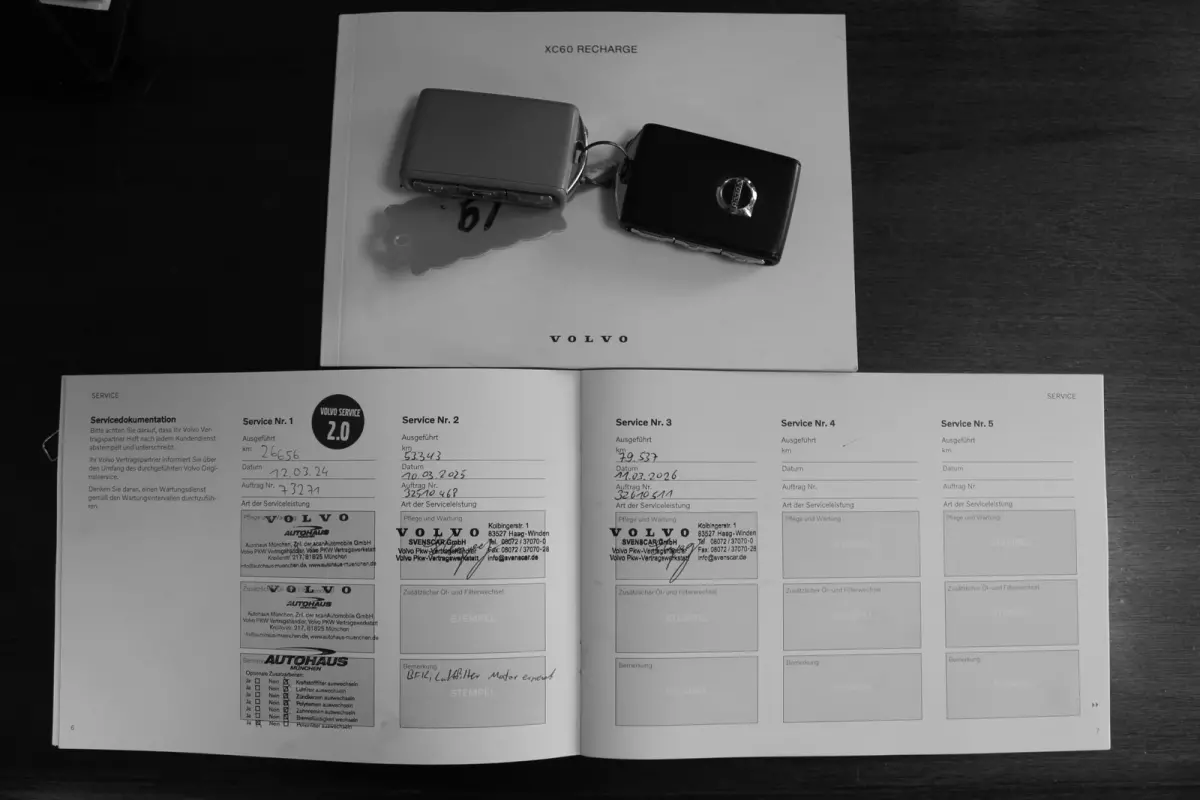 2.0 T6 Plug-in hybrid Long Range AWD Plus Dark*Perfect Volvo Onderh.*Pano/Elek. Trekhaak/R-Design stoelen/Stoelverw.V+A/Stuurverw./ACC/Pilot ass./360 Camera/Memorie/BLIS/Parkeersens.V+A/21 i
