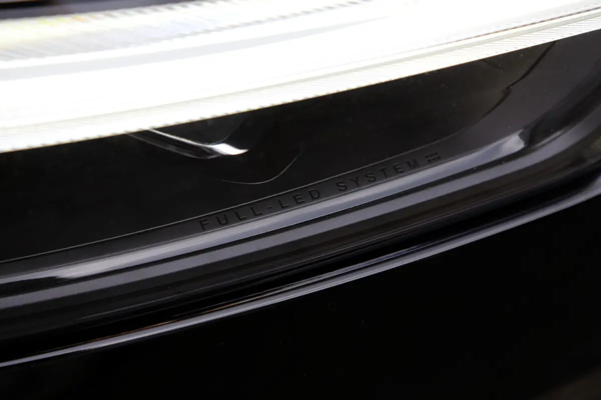 2.0 T6 Plug-in hybrid Long Range AWD Plus Dark*Perfect Volvo Onderh.*Pano/Elek. Trekhaak/R-Design stoelen/Stoelverw.V+A/Stuurverw./ACC/Pilot ass./360 Camera/Memorie/BLIS/Parkeersens.V+A/21 i