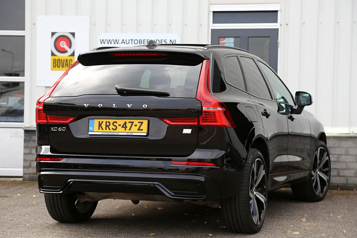 2.0 T6 Plug-in hybrid Long Range AWD Plus Dark*Perfect Volvo Onderh.*Pano/Elek. Trekhaak/R-Design stoelen/Stoelverw.V+A/Stuurverw./ACC/Pilot ass./360 Camera/Memorie/BLIS/Parkeersens.V+A/21 i