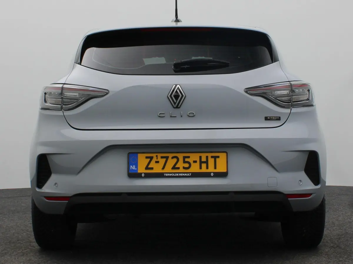 E-Tech full hybrid 145 evolution | Navigatie | Parkeercamera |