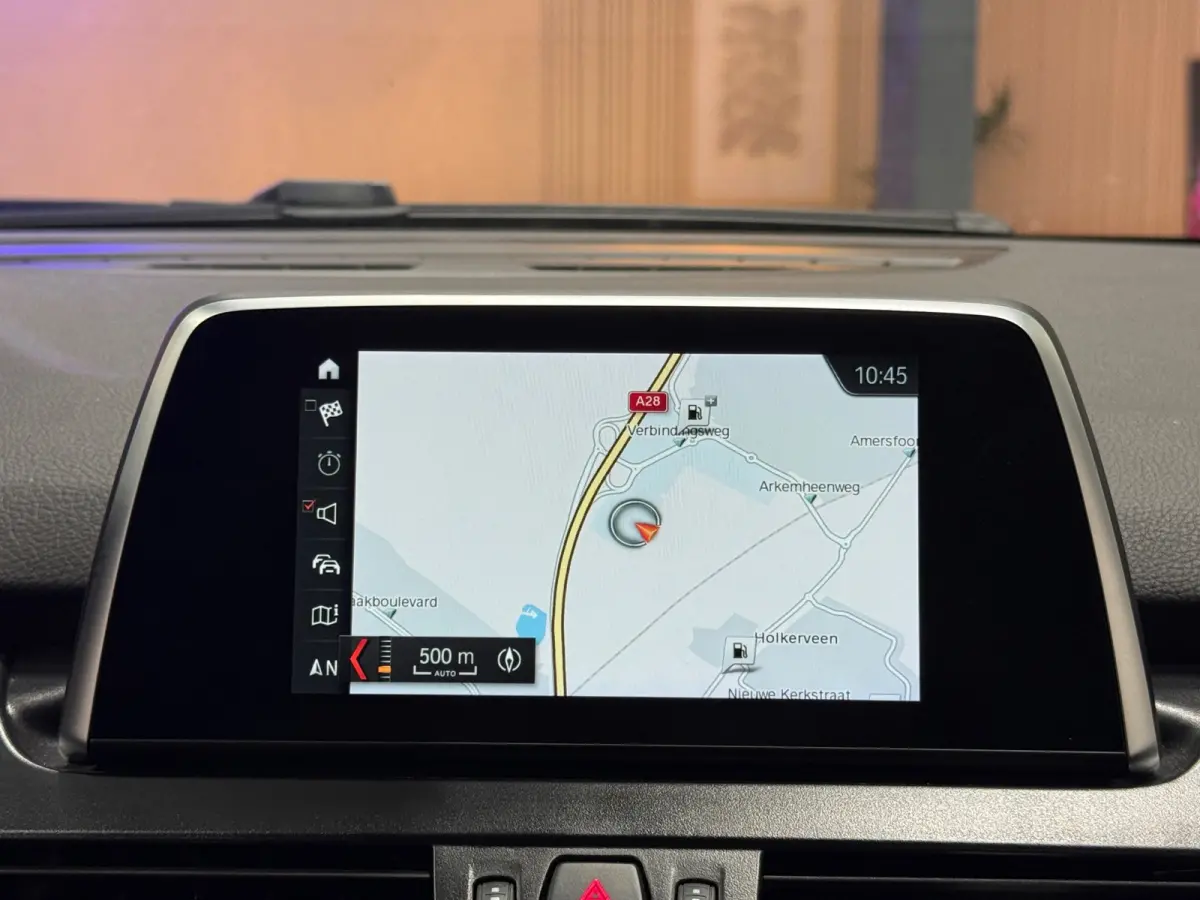 218i Automaat | Trekhaak | Navigatie | LED | Achteruitrijcamera