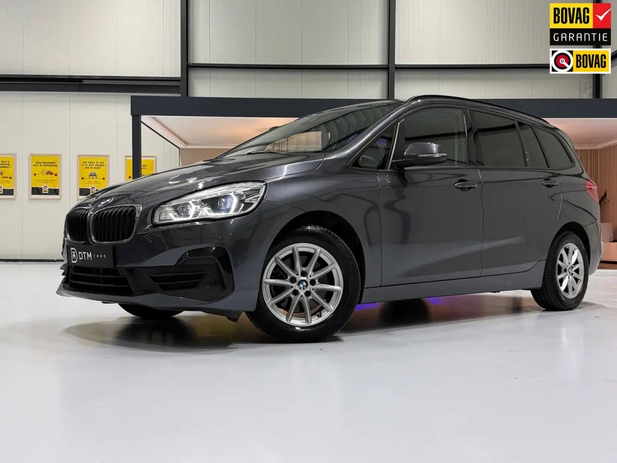 218i Automaat | Trekhaak | Navigatie | LED | Achteruitrijcamera