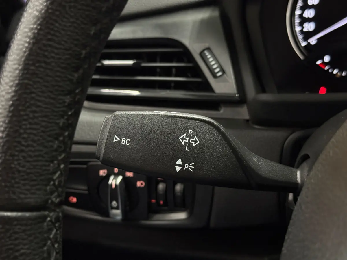 218i Automaat | Trekhaak | Navigatie | LED | Achteruitrijcamera