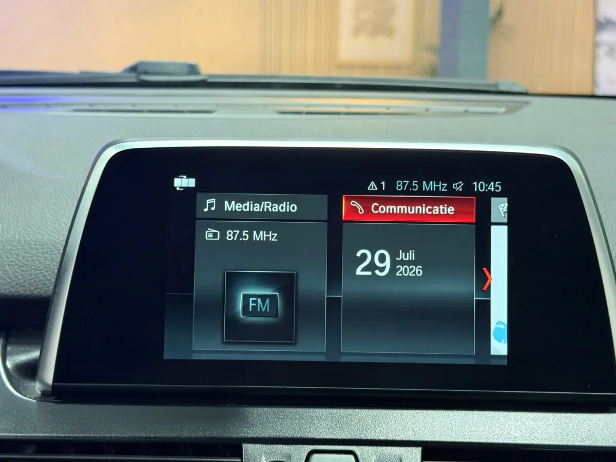 218i Automaat | Trekhaak | Navigatie | LED | Achteruitrijcamera
