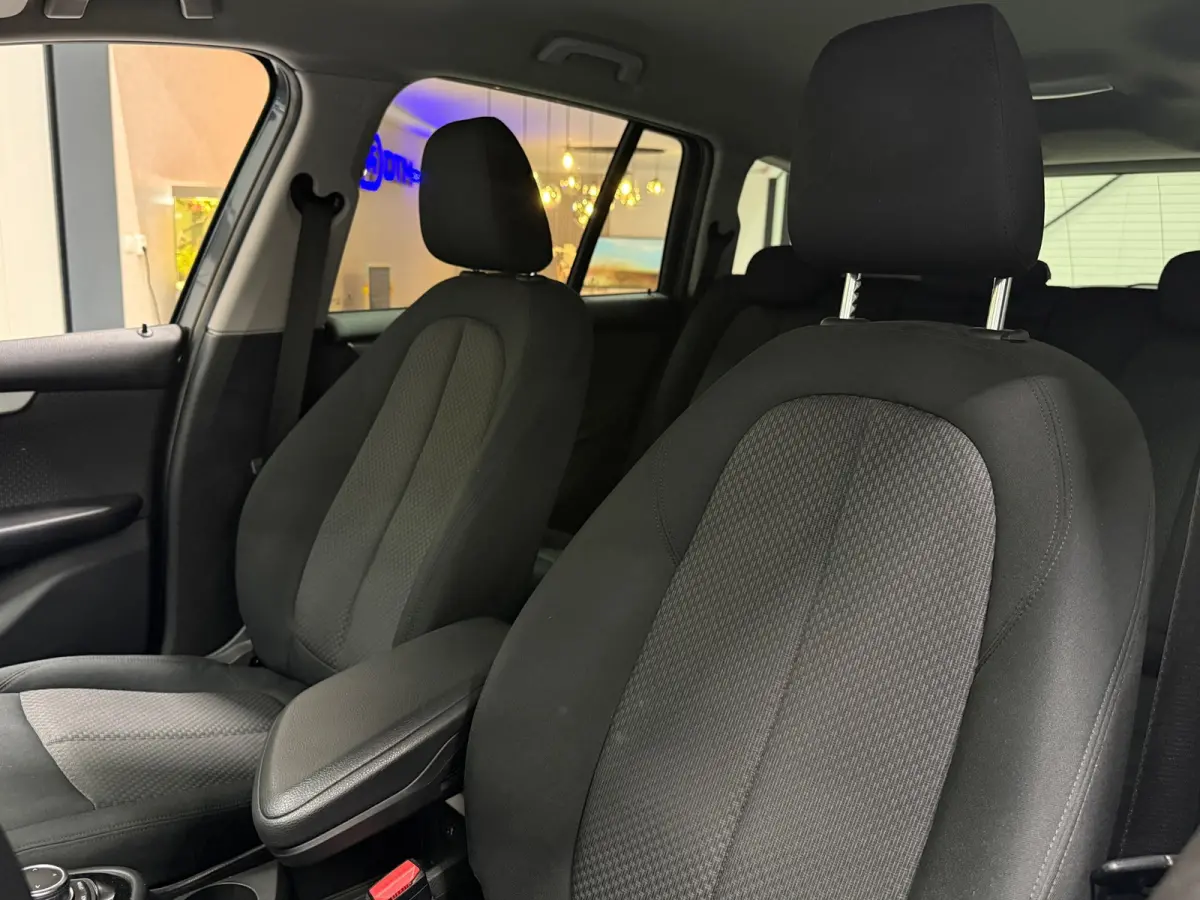 218i Automaat | Trekhaak | Navigatie | LED | Achteruitrijcamera