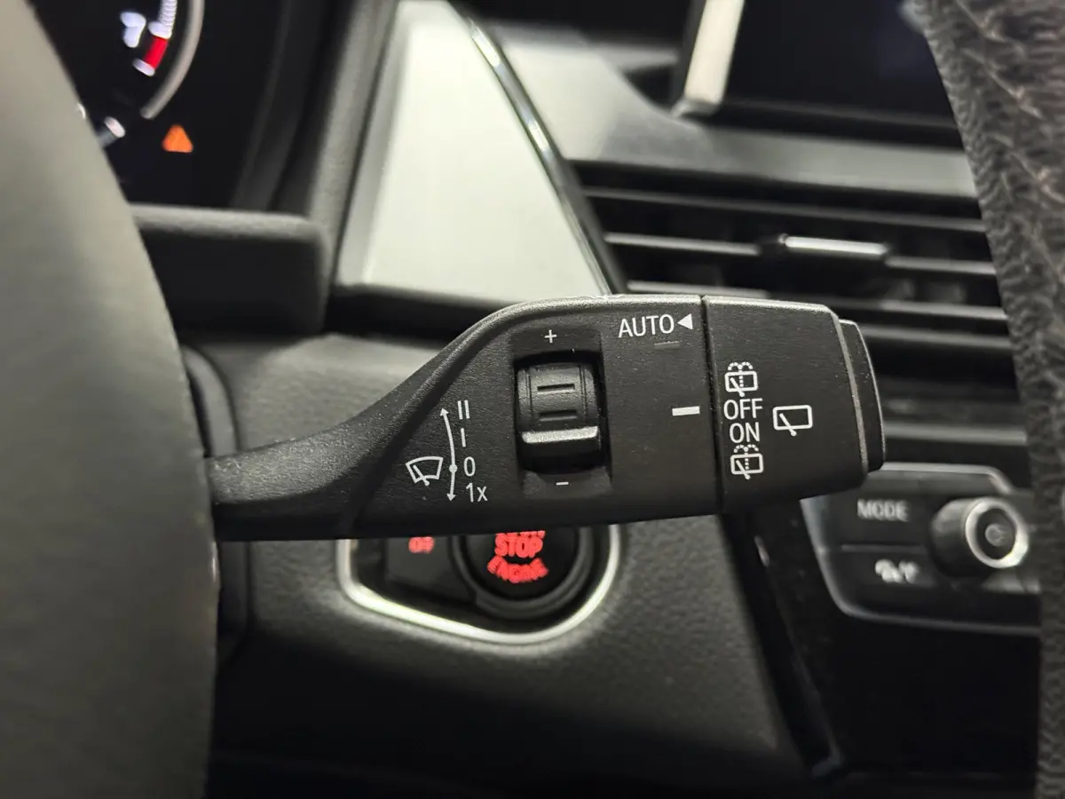 218i Automaat | Trekhaak | Navigatie | LED | Achteruitrijcamera