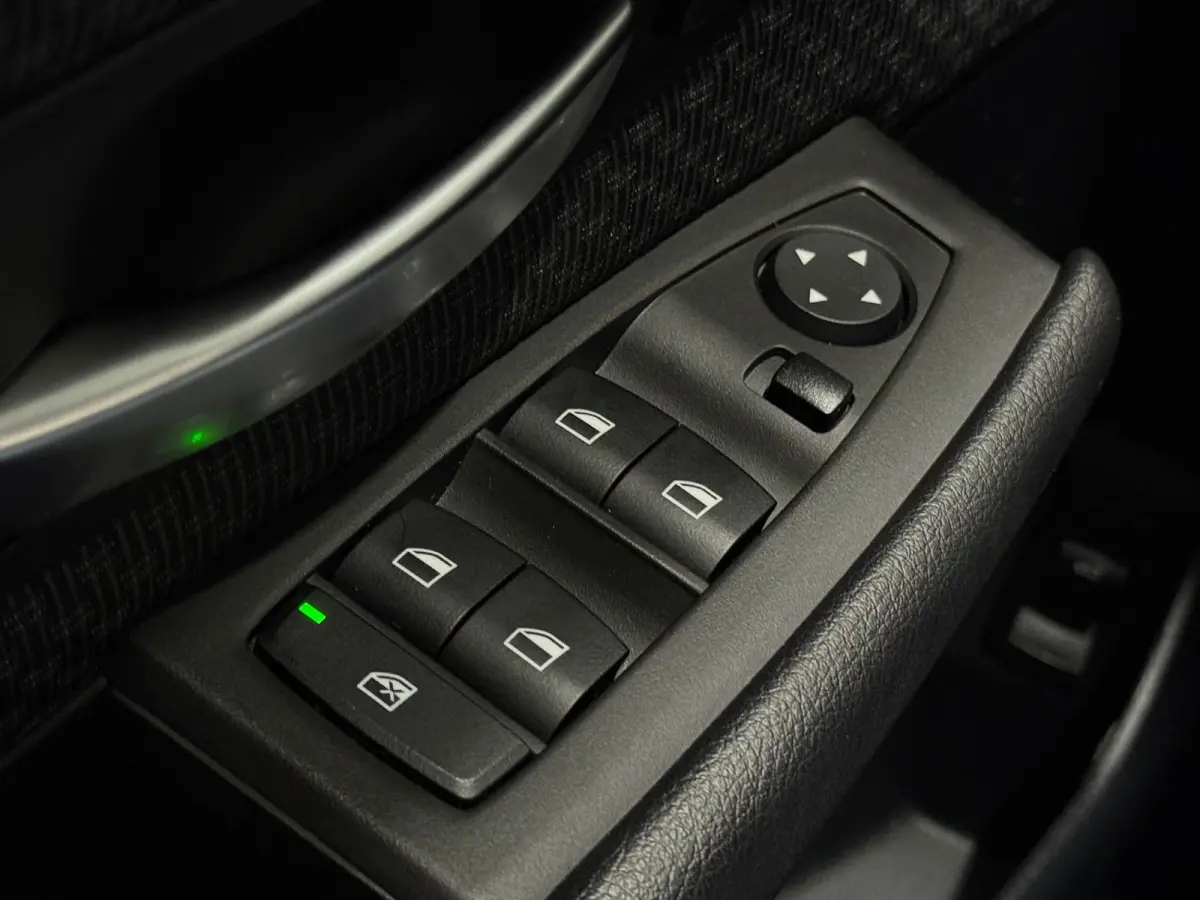 218i Automaat | Trekhaak | Navigatie | LED | Achteruitrijcamera