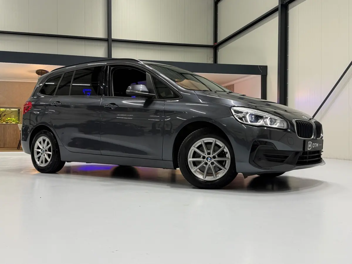 218i Automaat | Trekhaak | Navigatie | LED | Achteruitrijcamera