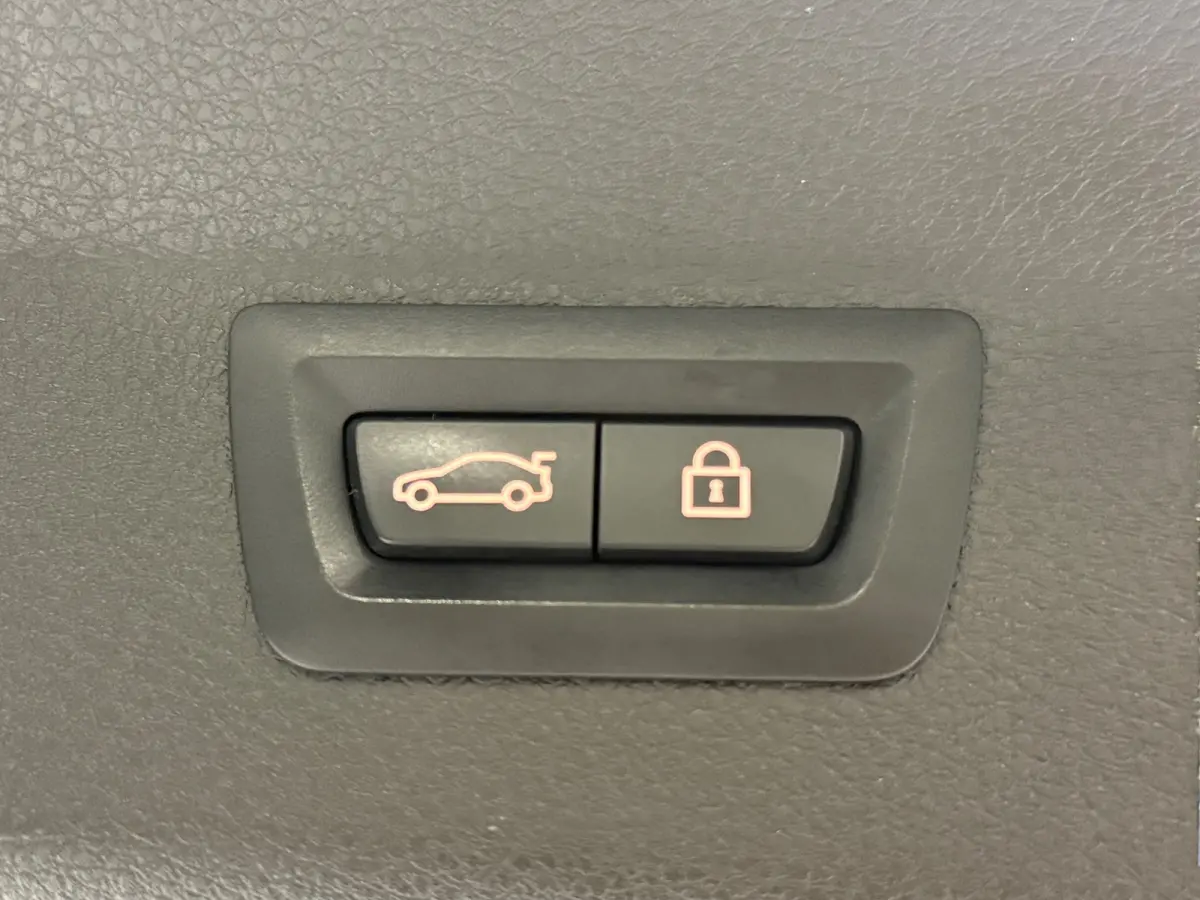 218i Automaat | Trekhaak | Navigatie | LED | Achteruitrijcamera
