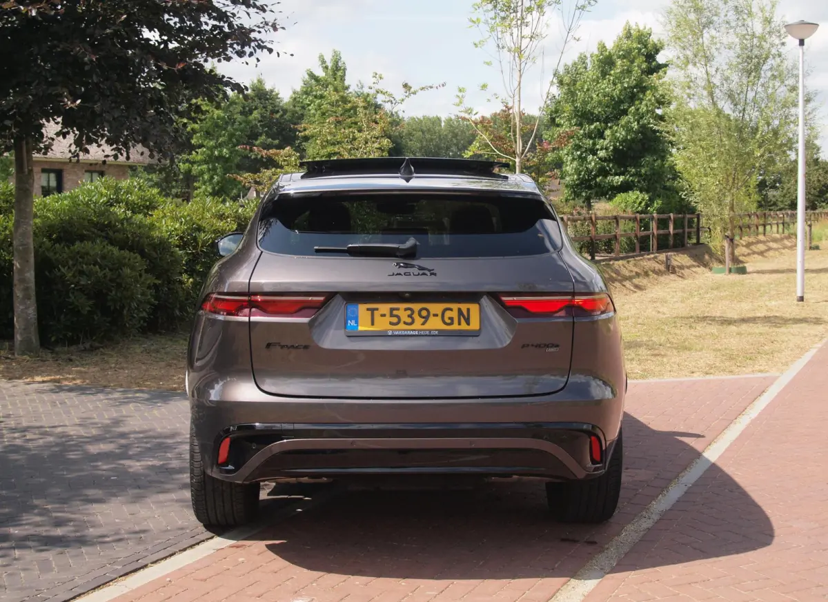 2.0 P400e PHEV SE R-Dynamic | Panoramadak | Camera | Meridian | Leer | NL-Auto |